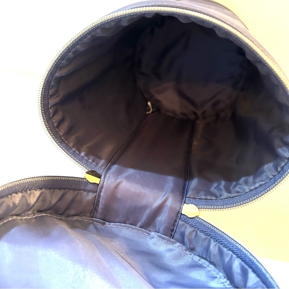 Monat Cylindrical Travel Cosmetic Bag in Light Purple New, Never Used. - Picture 5 of 7